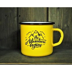 ADVENTURE BEGINS - žlutý plecháček